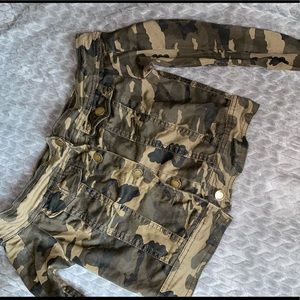 Off Shoulder Camo Top
